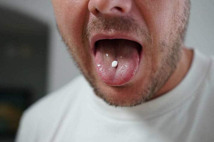 Picnic-Loratadine-Tablets-Tongue